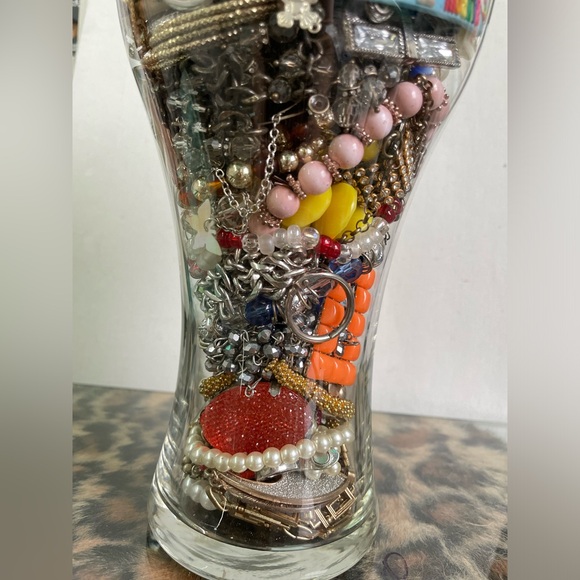 Total 5 Lb (including🫙) of Craft Scraps Junk Drawer Mystery Jewelry Lot 💍📿 - Picture 5 of 11